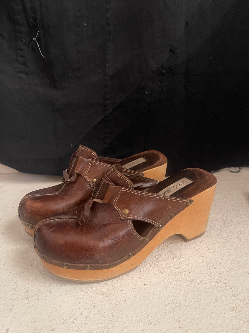 Vintage Y2K Steve Madden Brown Leather Wood-Platform Clog Mules